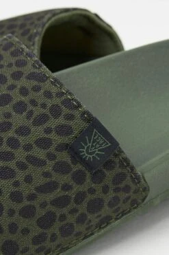 FatFace Green Animal Print Sliders -Fat Face Shop 814623s4