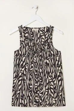 FatFace Flora Paint Stroke Black Vest 9 FatFace Flora Paint Stroke Black Vest -Fat Face Shop A81 675s4