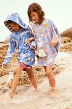 FatFace Blue Sidney Shark Towelling Poncho -Fat Face Shop D36 204s3