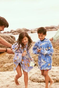 FatFace Blue Sidney Shark Towelling Poncho -Fat Face Shop D36 204s4