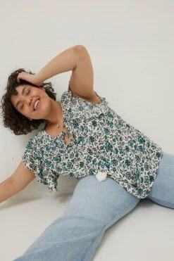 FatFace Natural Kai Sketched Floral Top -Fat Face Shop D57 538s3