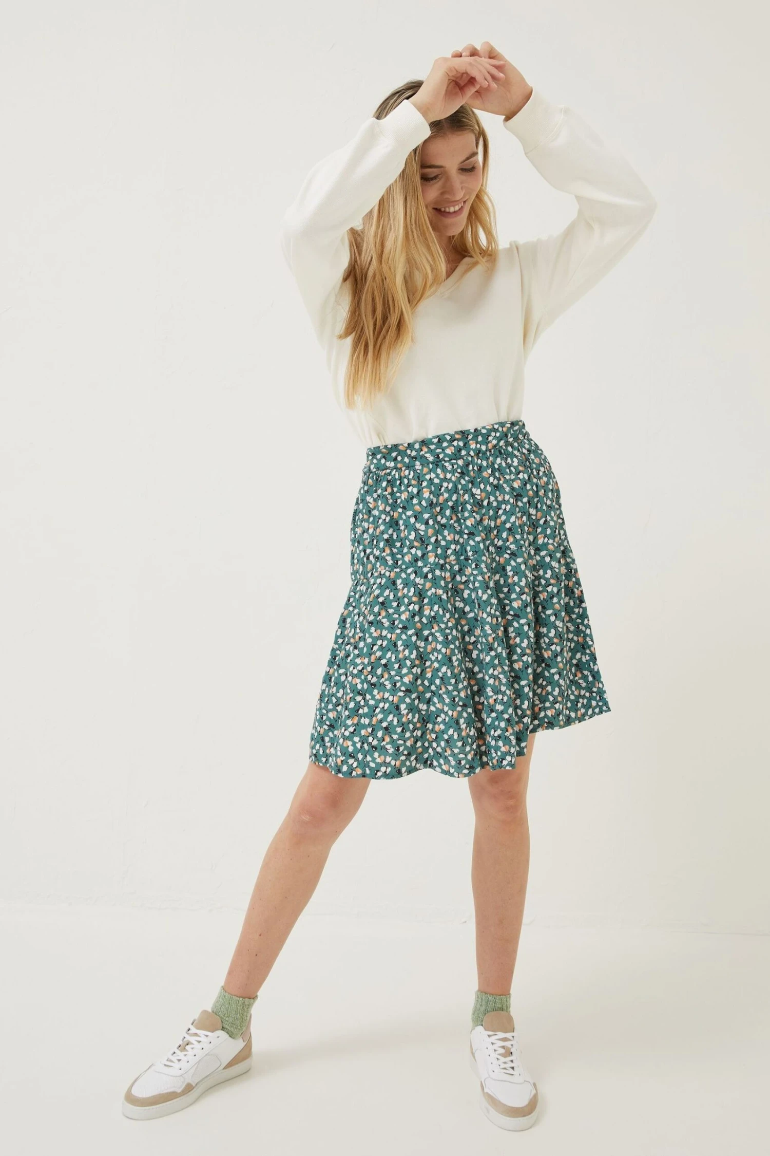 FatFace Green Wynne Ditsy Pears Skirt 6 FatFace Green Wynne Ditsy Pears Skirt - Image 4