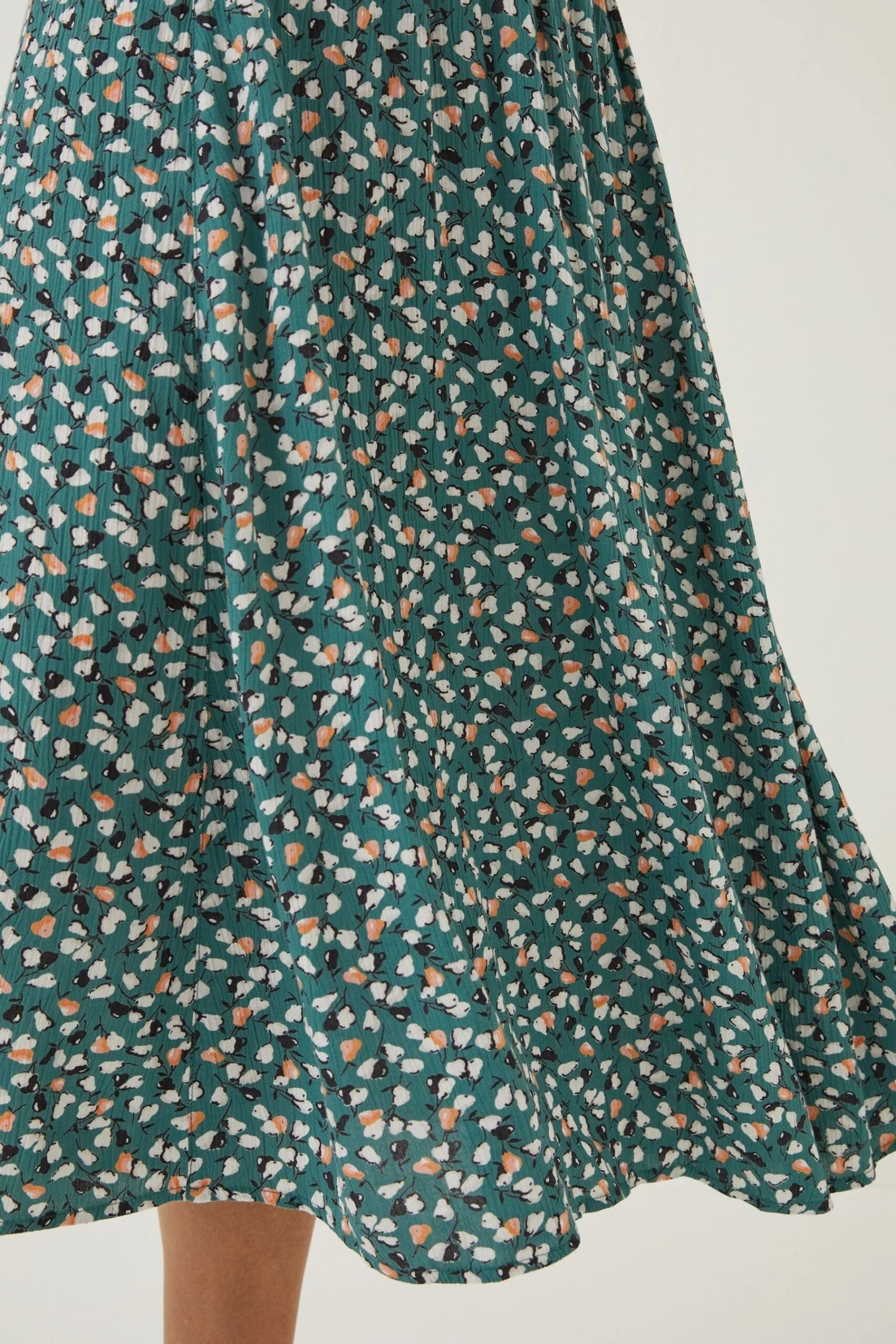 FatFace Green Millie Ditsy Pears Midi Skirt 6 FatFace Green Millie Ditsy Pears Midi Skirt - Image 4