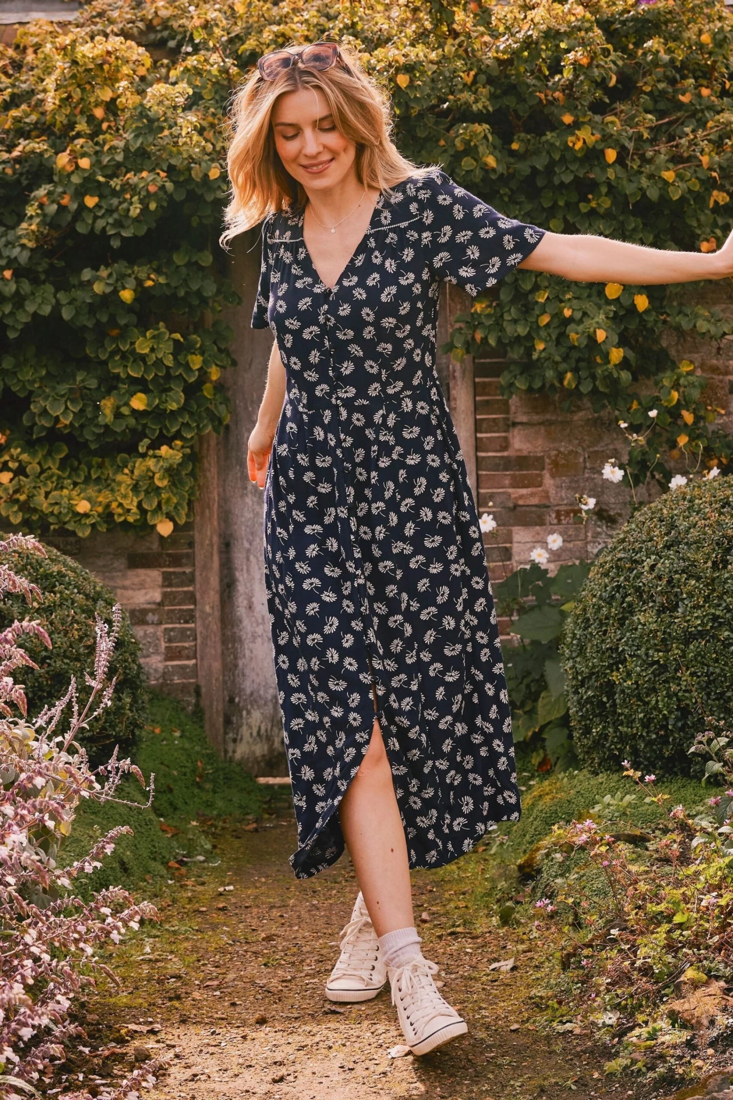 FatFace Blue Francis Daisy Midi Dress 4 FatFace Blue Francis Daisy Midi Dress - Image 2