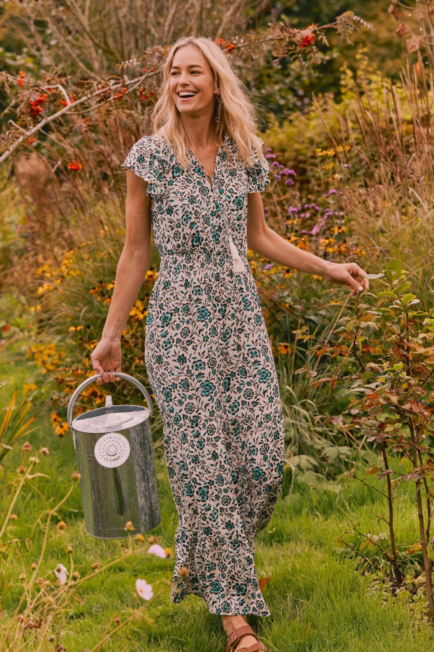 FatFace Natural Stevie Sketched Maxi Dress 4 FatFace Natural Stevie Sketched Maxi Dress - Image 2