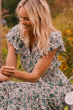 FatFace Natural Stevie Sketched Maxi Dress 13 FatFace Natural Stevie Sketched Maxi Dress -Fat Face Shop D57 826s3