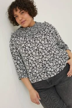 FatFace Sienna Springtime Floral Black Top -Fat Face Shop D57 884s4