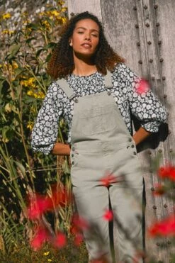 FatFace Green Lewes Canvas Dungarees 16 FatFace Green Lewes Canvas Dungarees -Fat Face Shop D57788s7