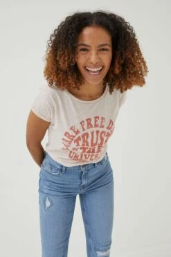 FatFace Pink Ivy Trust The Universe Graphic T-Shirt -Fat Face Shop D57874s3