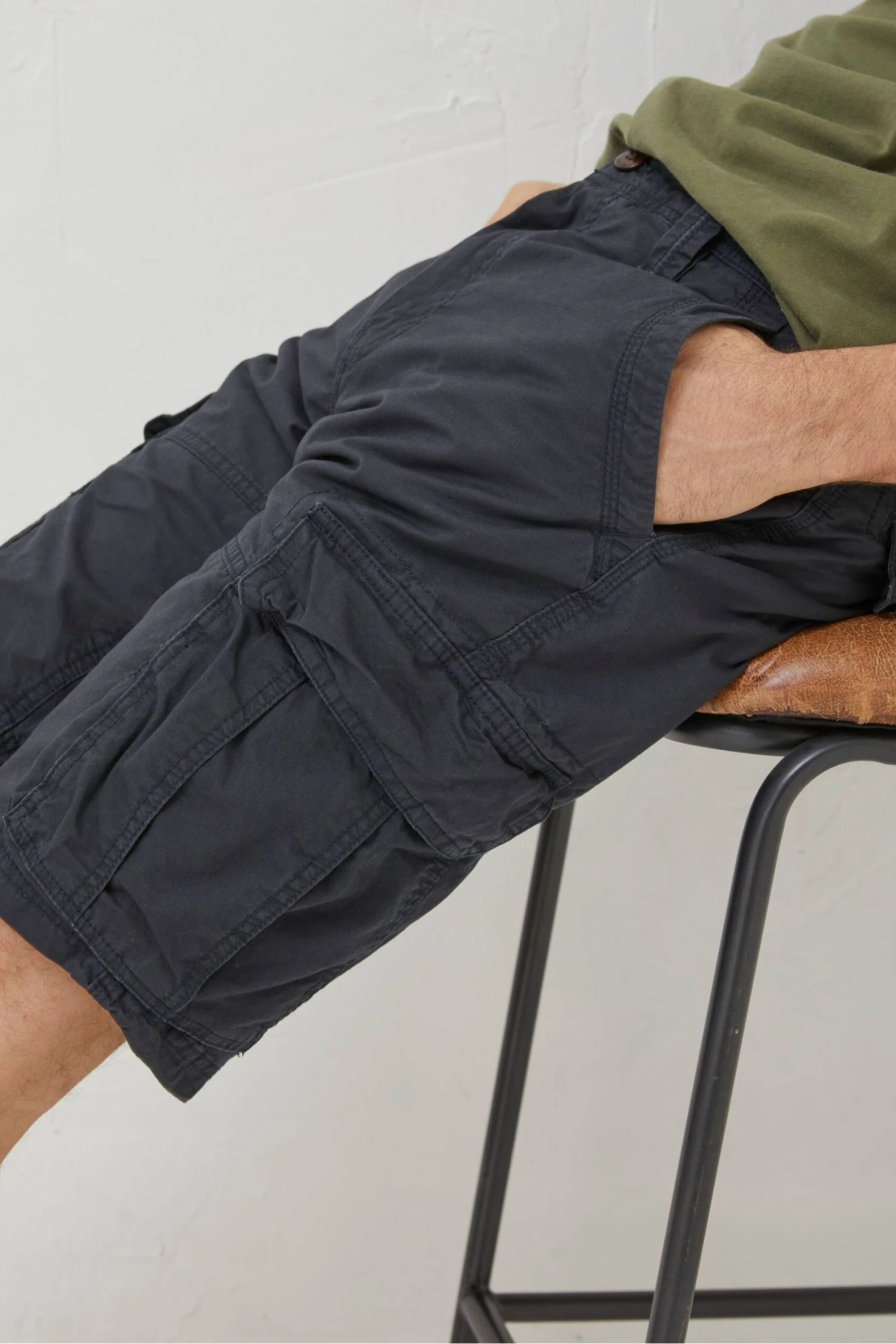 FatFace Blue Bude Lightweight Cargo Shorts 5 FatFace Blue Bude Lightweight Cargo Shorts - Image 4