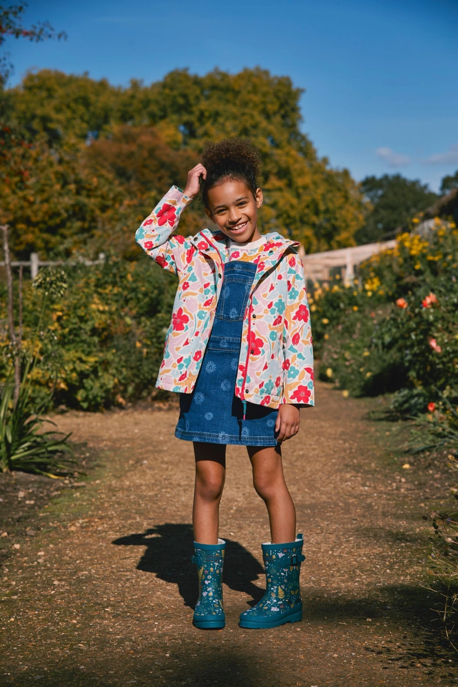 FatFace Blue Laser Print Denim Pinafore Dress 5 FatFace Blue Laser Print Denim Pinafore Dress - Image 3