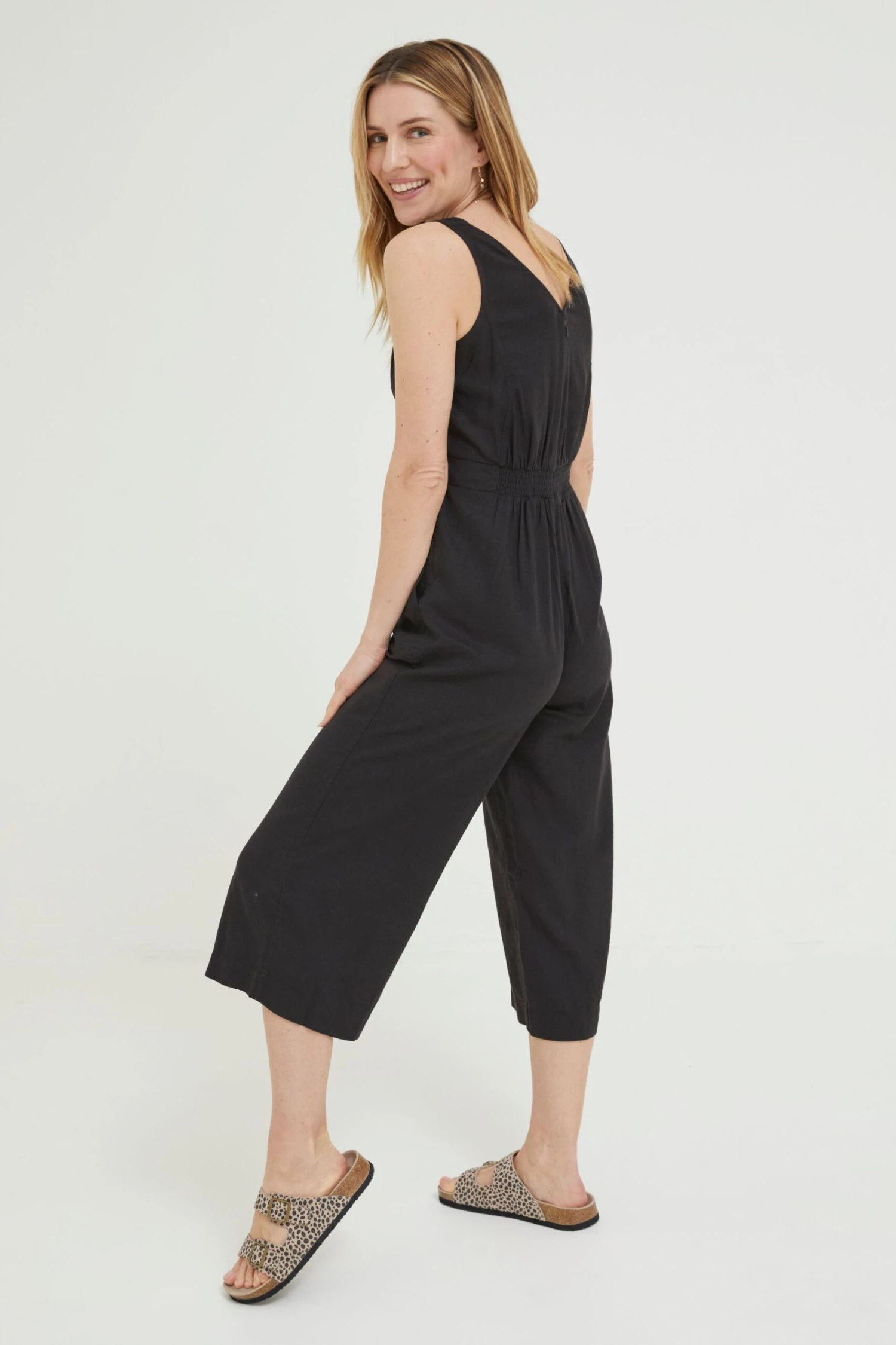 FatFace Aderyn Linen Blend Jumpsuit 4 FatFace Aderyn Linen Blend Jumpsuit - Image 2