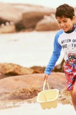 FatFace White Sidney Shark Rash Vest -Fat Face Shop D70264s4