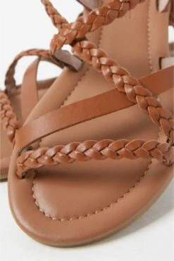 FatFace Brown Leather Braided Strappy Sandals 7 FatFace Brown Leather Braided Strappy Sandals -Fat Face Shop D90579s3