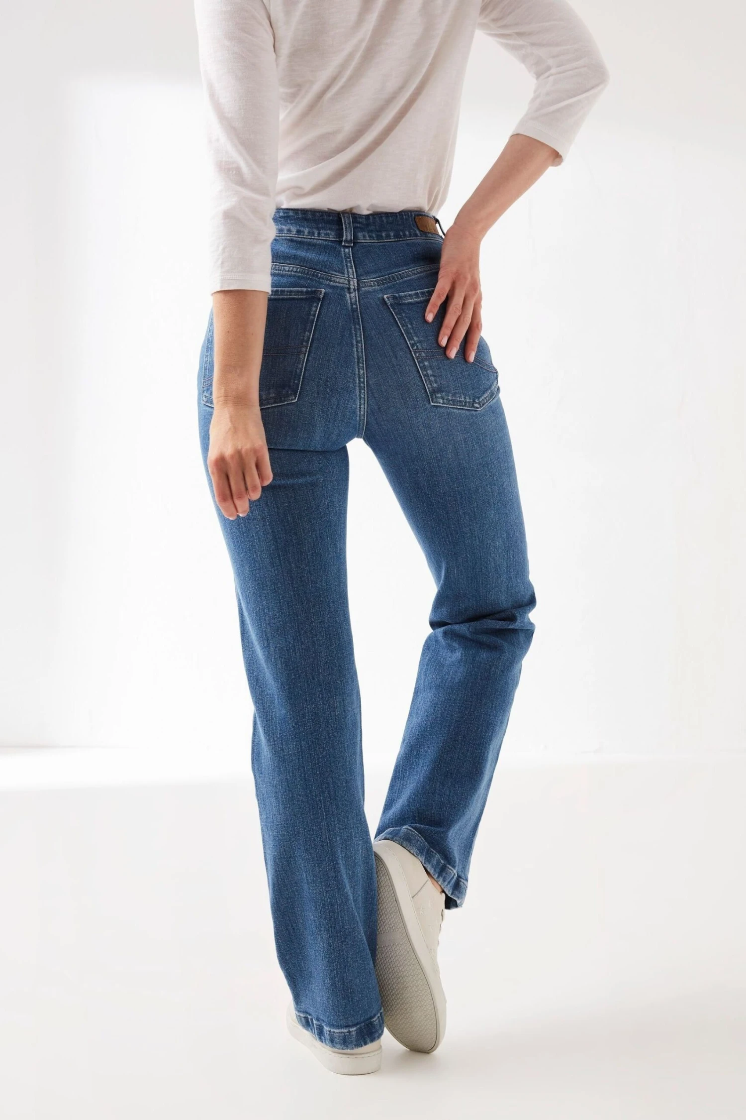 FatFace Elise Wide Leg Jeans 4 FatFace Elise Wide Leg Jeans - Image 2
