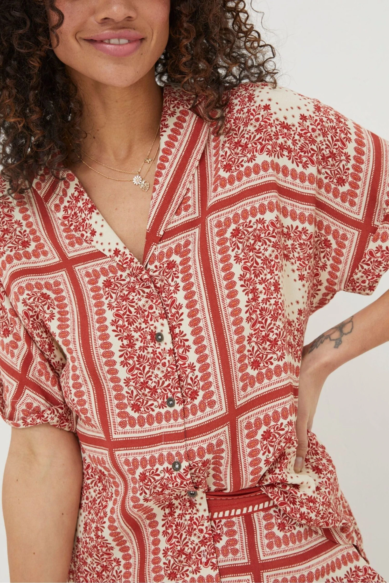 FatFace Natural Aniyah Bandana Shirt 9 FatFace Natural Aniyah Bandana Shirt - Image 7