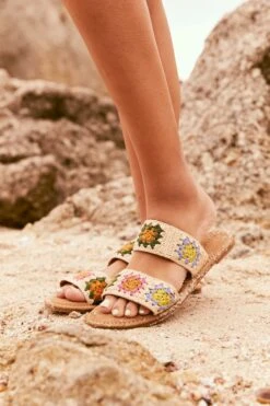 FatFace Natural Penelope Tile Crochet Sliders