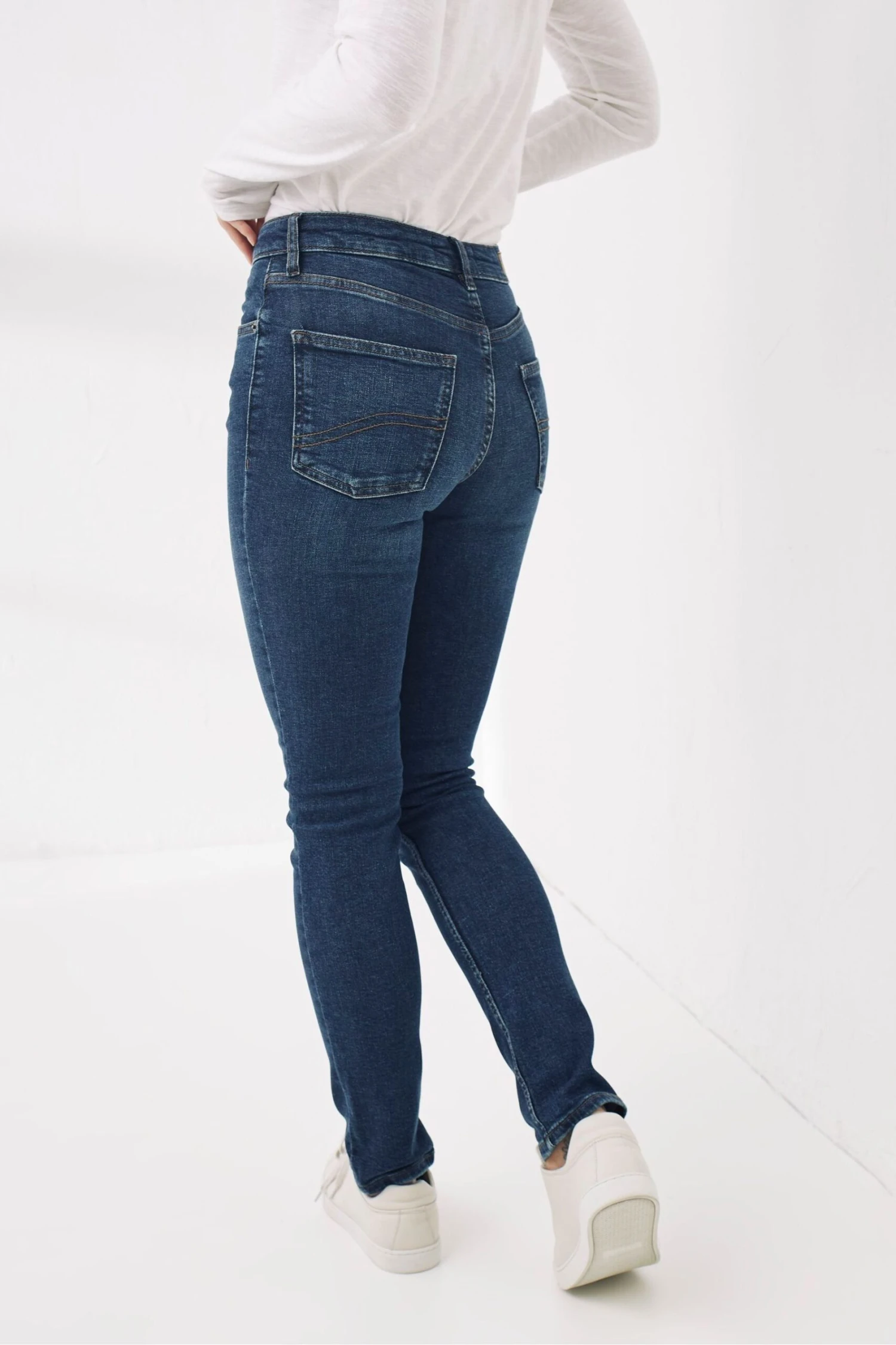 FatFace Blue Sway Slim Jeans 4 FatFace Blue Sway Slim Jeans - Image 2