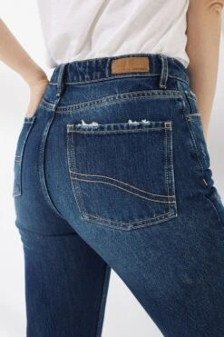 FatFace Blue Mom Jeans 7 FatFace Blue Mom Jeans -Fat Face Shop T63617s3