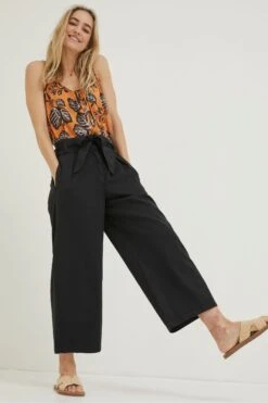 FatFace Mina Black Cropped Trousers -Fat Face Shop U04195s3