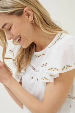 FatFace Natural Leah Embroidered Top -Fat Face Shop U04558s5