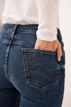 FatFace Chesham Girlfriend Blue Jeans -Fat Face Shop U30442s3